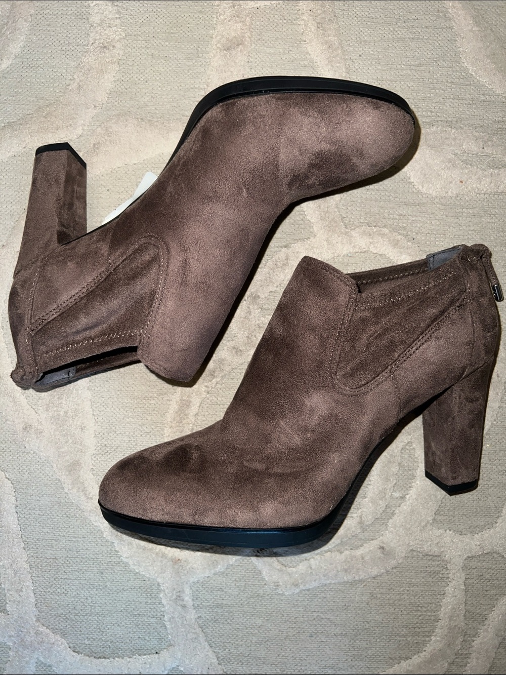 NWT🌷FRANCO SARTO🌷Dark brown faux suede fabric heeled bootie